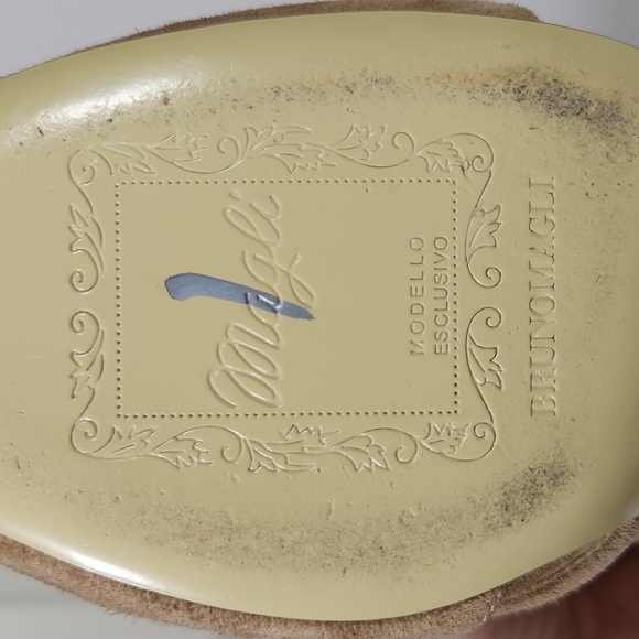 Bruno Magli Suede Sligback Peep-Toe Heels European Sz40 - Picture 16 of 16